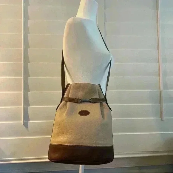 Gucci Vintage Leather Bucket Shoulder Bag Crest GG Camel Tan Brown Pebbled Purse - Picture 11 of 11